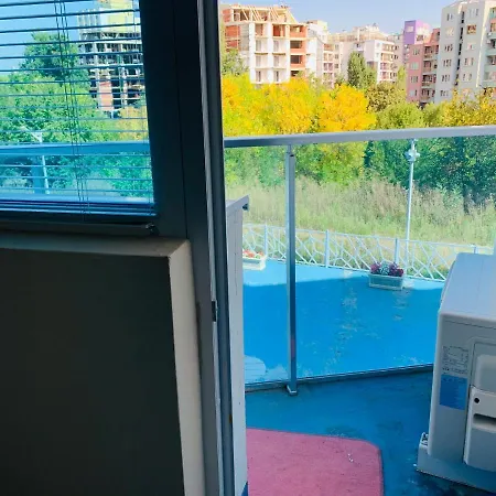 White Homes студентски град